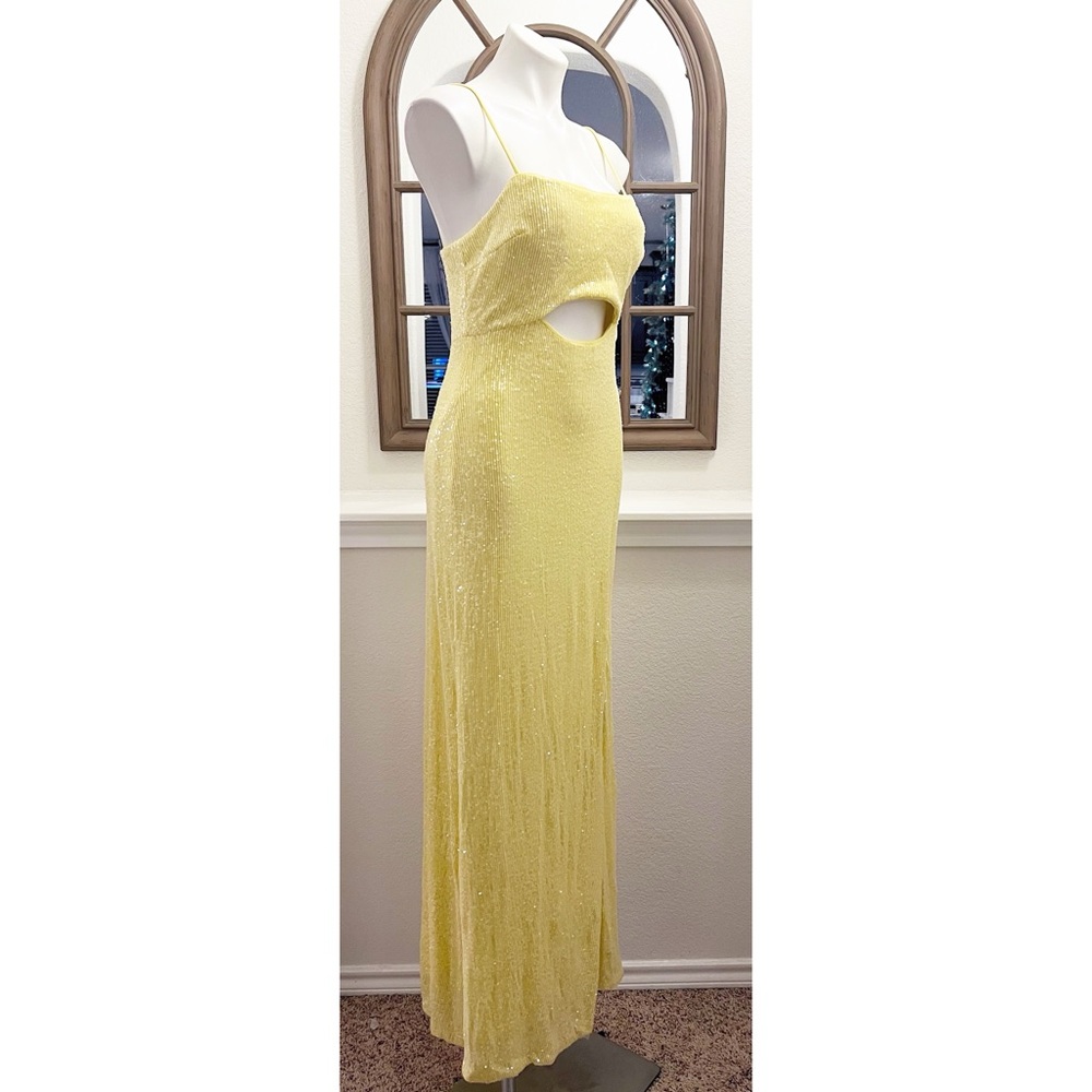 Aqua Cutout Waist Sequin Column Gown in Yellow, Size 8, NEW - Picture 6 of 9